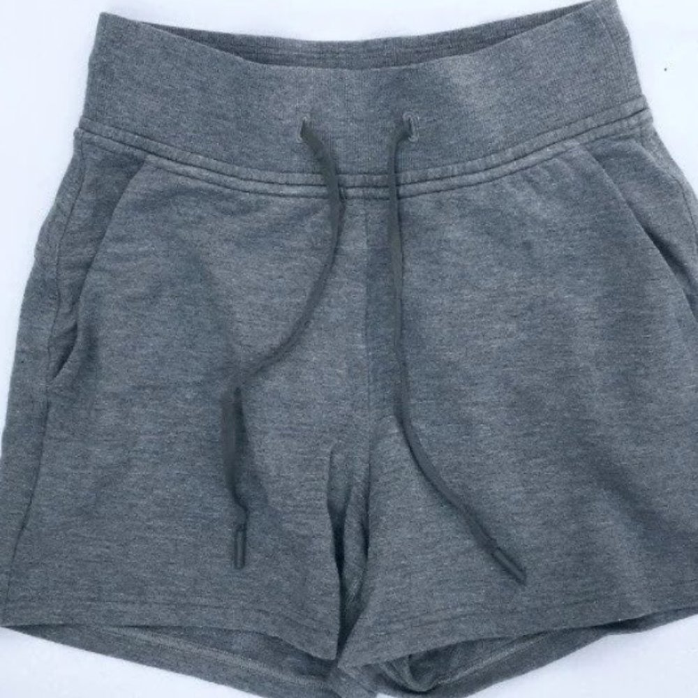 Lululemon Every Moment Shorts 4" 2